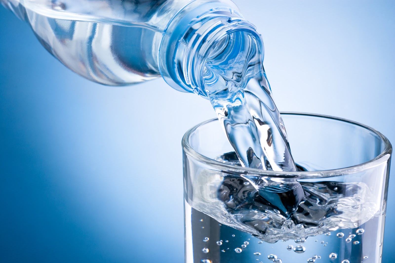 AguaEdén agua mineral, una mejor forma de beber agua